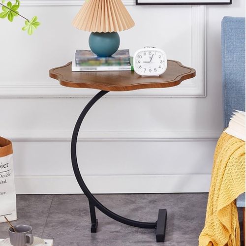 Table d’appoint en forme de C – Élégance florale et fonctionnalité moderne
