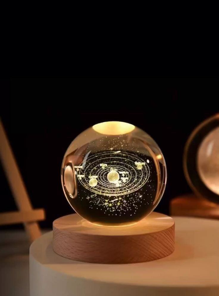 Boule de Cristal 3D Éclatante - Lampe de Table Unique