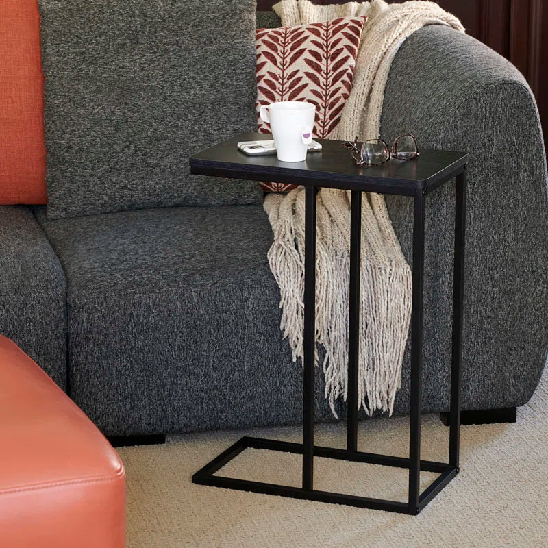 Table d’Appoint Industrielle – Design en Forme de C
