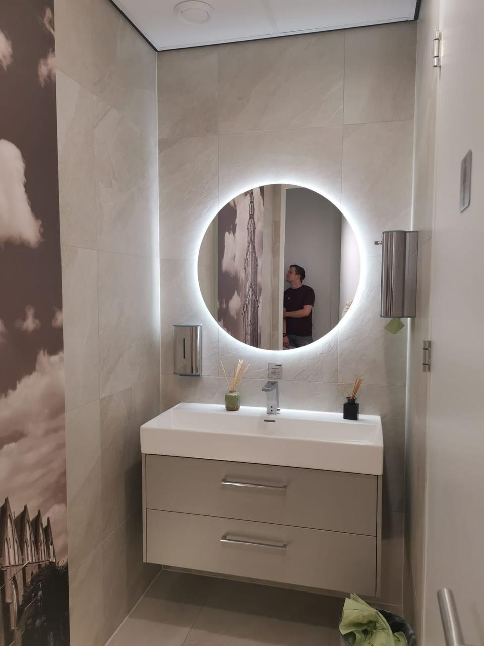 Le miroir LED rond  (60×60 cm)
