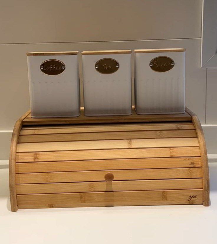 Boîte à pain en bois avec couvercle coulissant – Design élégant et pratique
